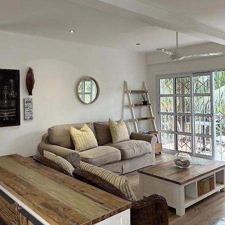 The Runway Lodge Pointe La Rue Luaran gambar