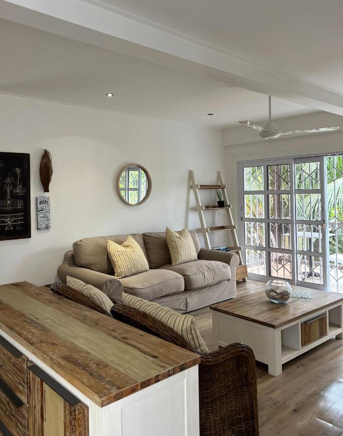 The Runway Lodge Pointe La Rue Luaran gambar